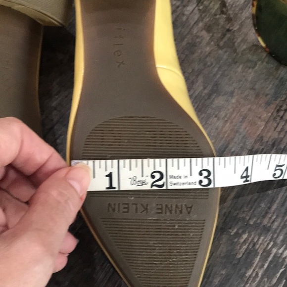 Anne Klein Aknorwood Butter Cream Pumps - Picture 11 of 12